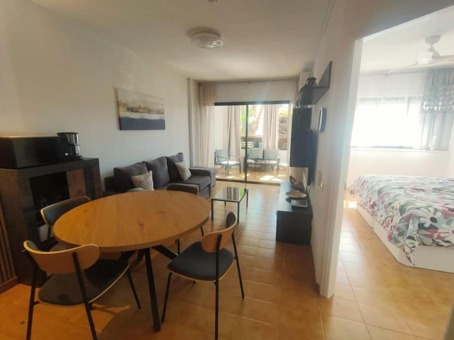 Step To Yumbo Apartment Maspalomas  Bagian luar foto